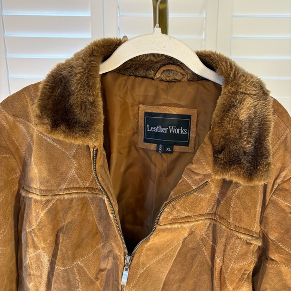 Genuine Leather Works Women's Tan Genuine Leather Jacket with Fur Collar - Picture 3 of 11